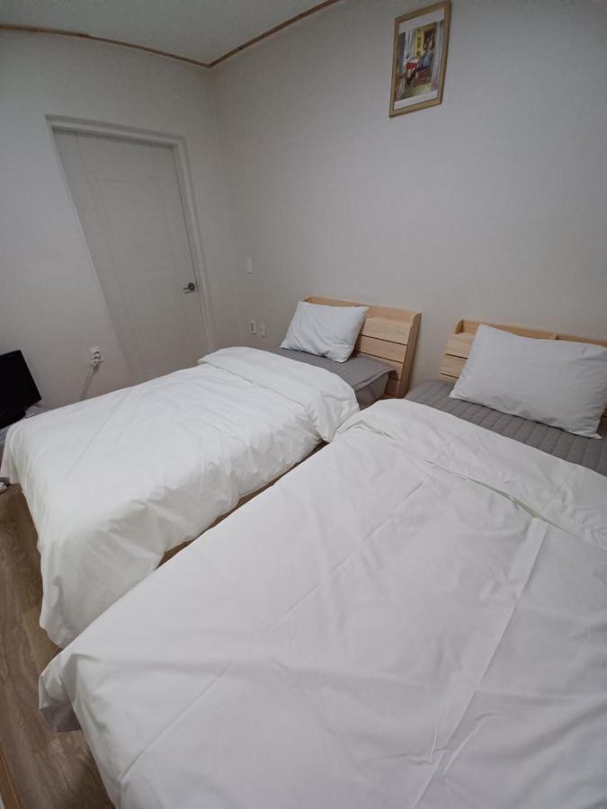J&J Guesthouse Чонджу Екстер'єр фото